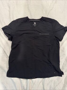 healing hands Men’s Black V-Neck Scrub Top with Contrast Trim